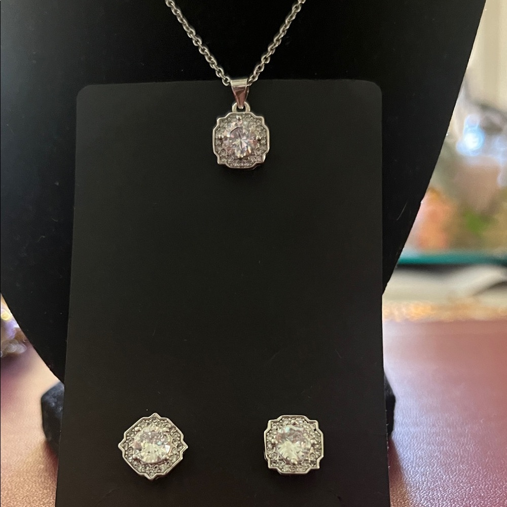 Elegant S 925 Stud Cubic Earrings - Picture 4 of 8